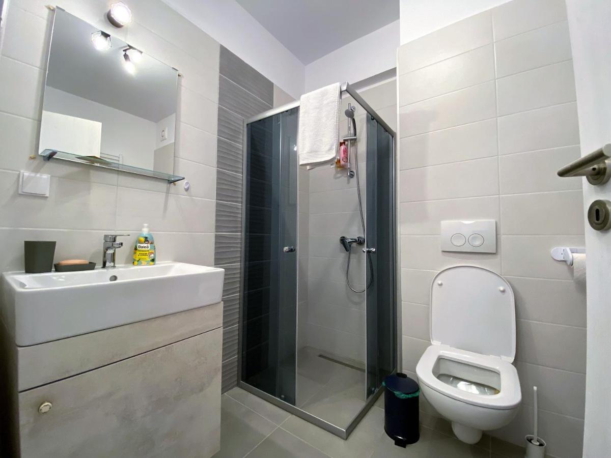 Plaza View Studio Букурещ Екстериор снимка